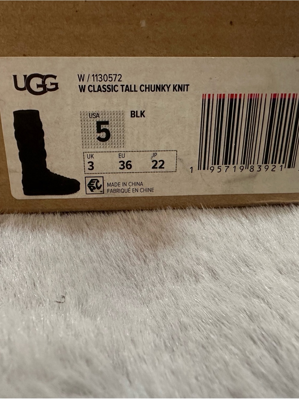 Brand New Authentic UGG CLASSIC TALL CHUNKY KNIT BLACK BOOTS
WOMEN'S Sz 5 - Picture 4 of 7